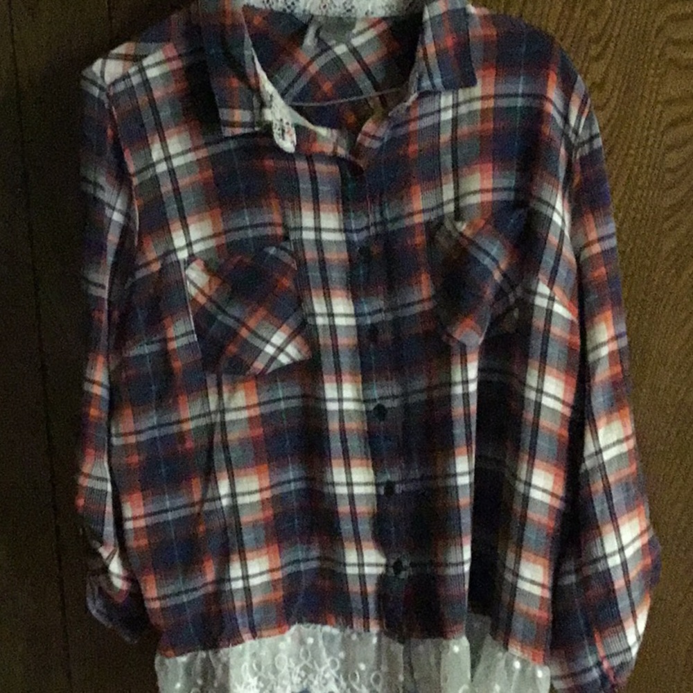 Buttoned down shirt w lace on the bottom